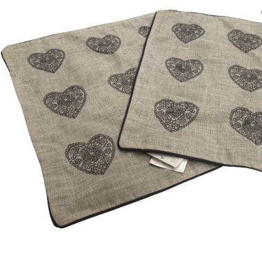 2 x Catherine Lansfield Vintage Hearts Cushion Cover 45cm x 45cm