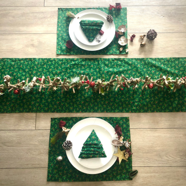 Green Red Festive Holly Christmas 100% Cotton Fabric Table Runner