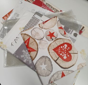 2kg Bag of Christmas Xmas Festive PVC VinylOffcuts, Remnants PVC Tablecloth
