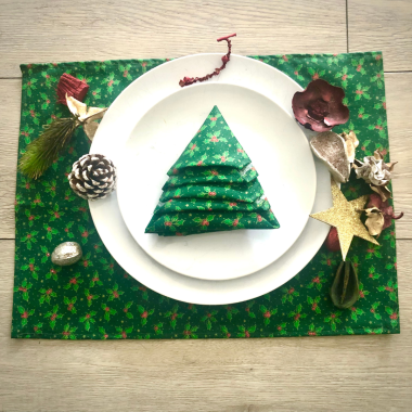 Green Red Christmas Holly Xmas Fabric Placemat 